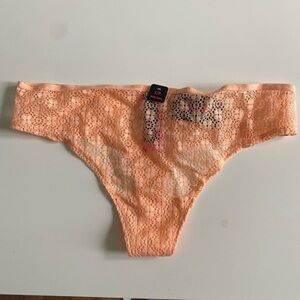 NWT 🍑 La Senza Lace Front Thong Panties in Peach • S Small